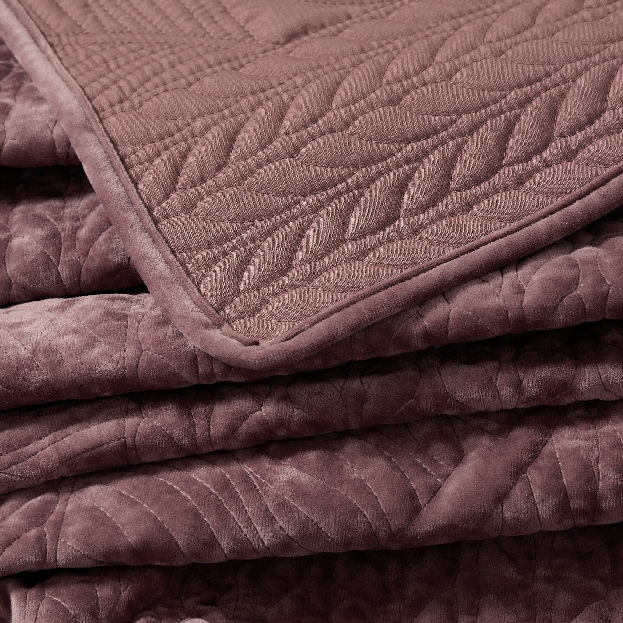 Dusklia - Rome Velvet Greek Matelasse Bedspread - Deep Pink