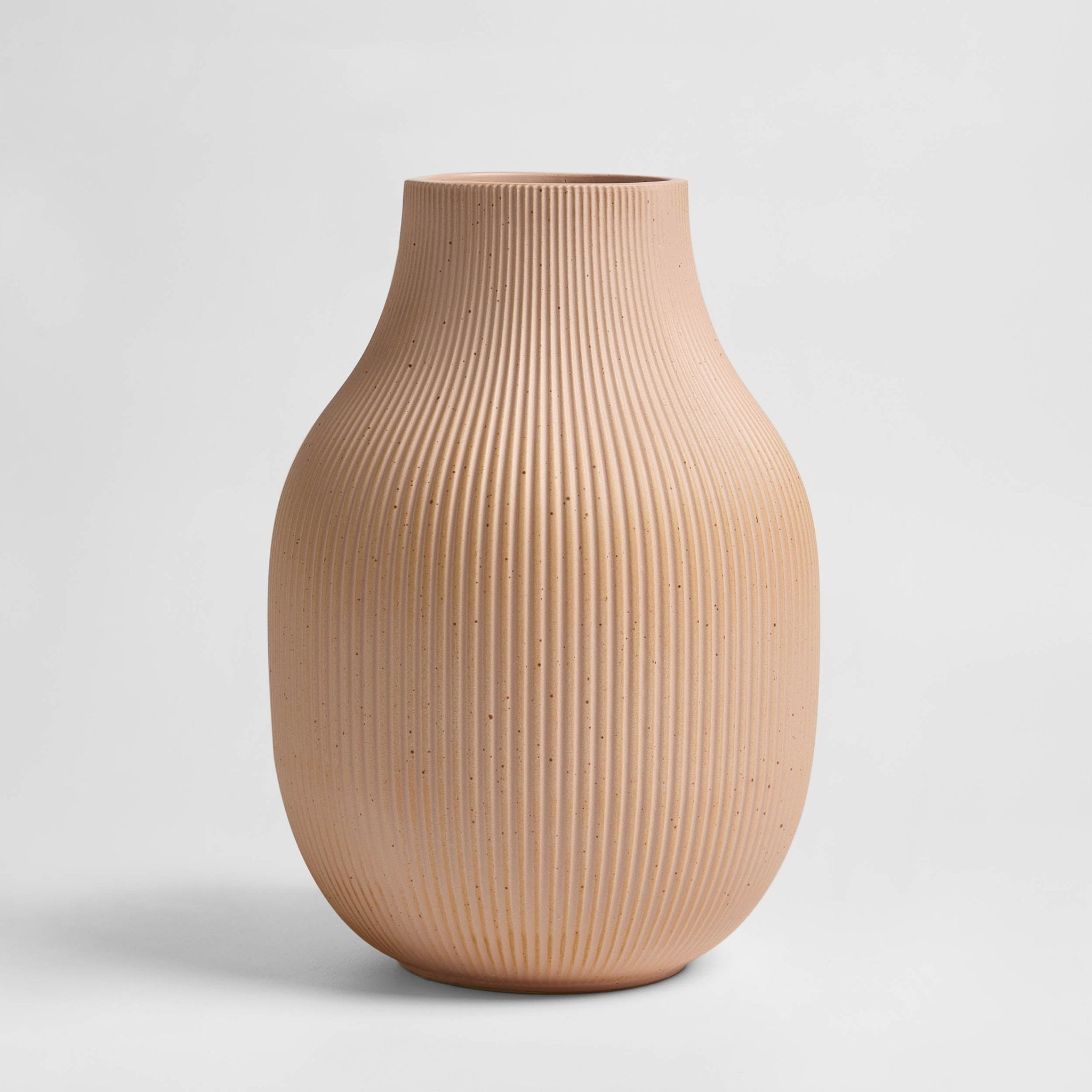 Dusklia - Rose Matt Ribbed Clay Vase - Pink