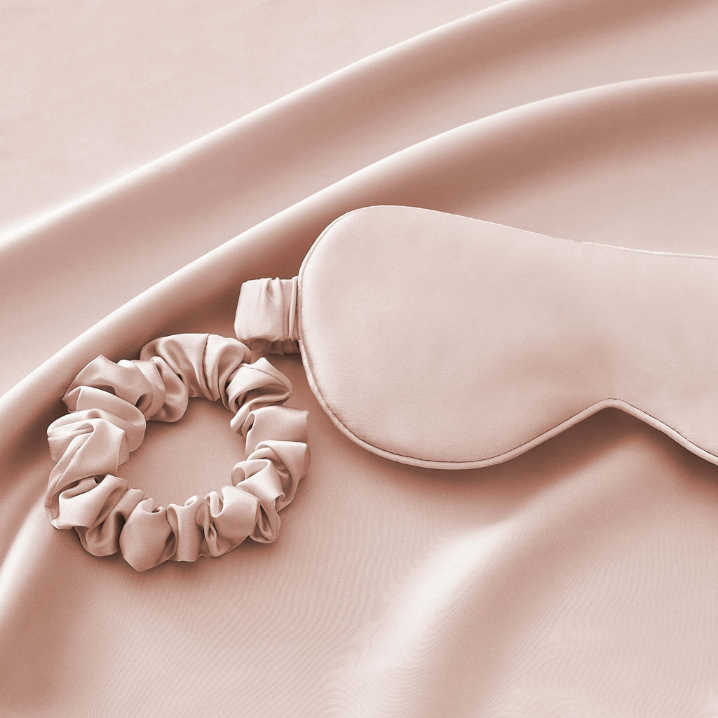 Dusklia - Satin Pillowcase, Eye Mask and Hair Tie Gift Set - Pink