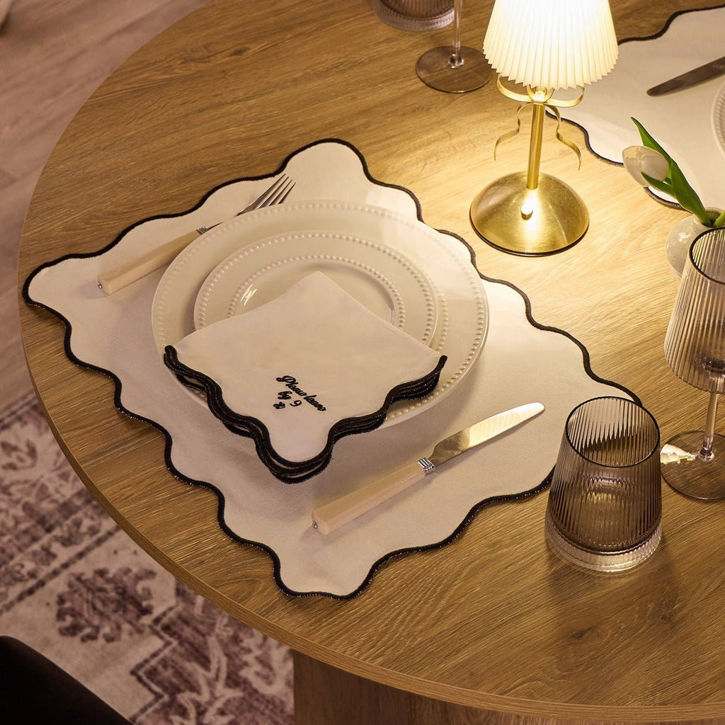 Dusklia - Scallop Edge Set of 4 Placemats - Off White/Black