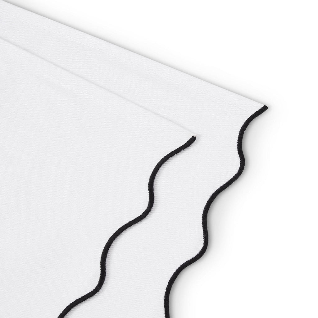 Dusklia - Scallop Edge Table Runner - Off White/Black