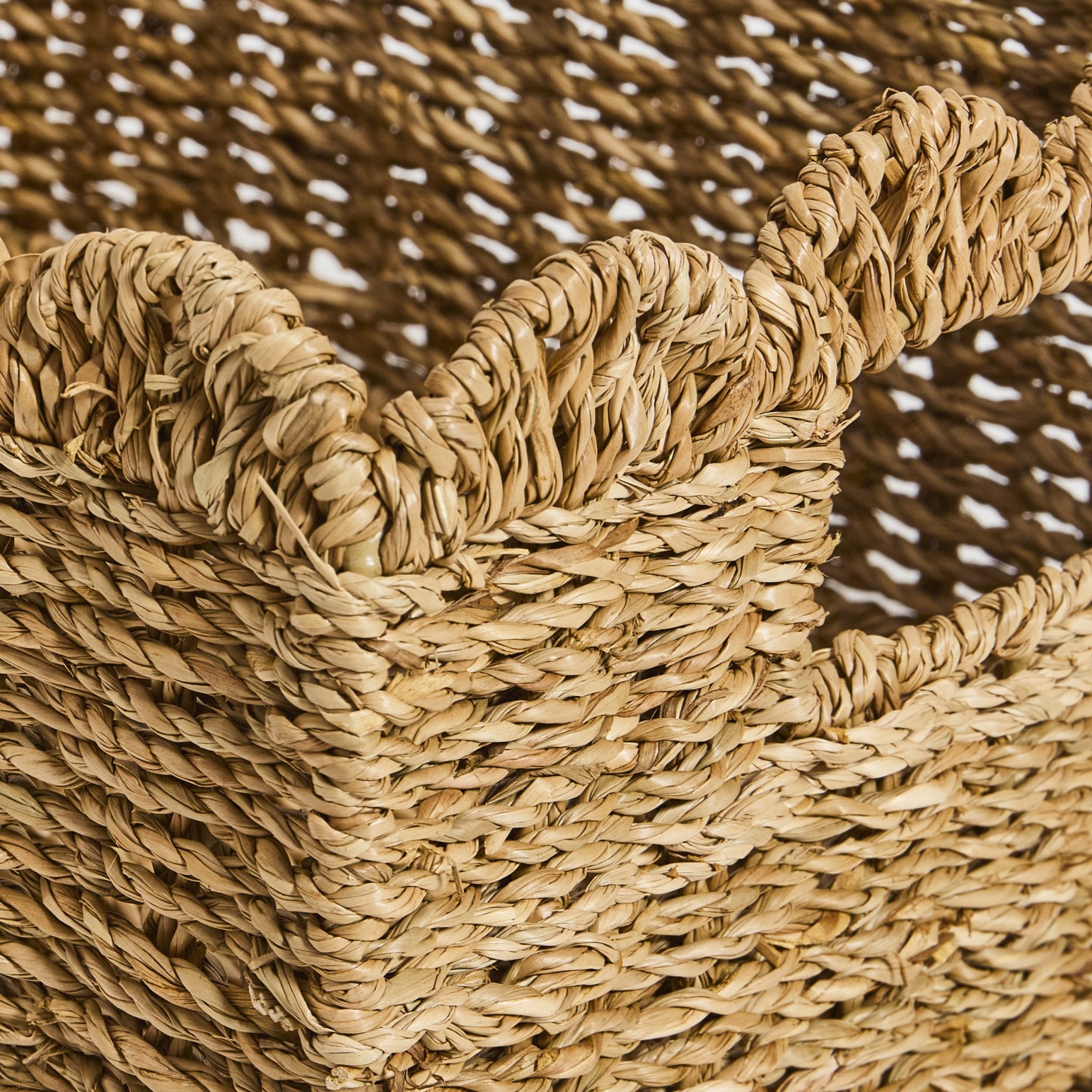 Dusklia - Scalloped Set of 2 Seagrass Baskets - Natural