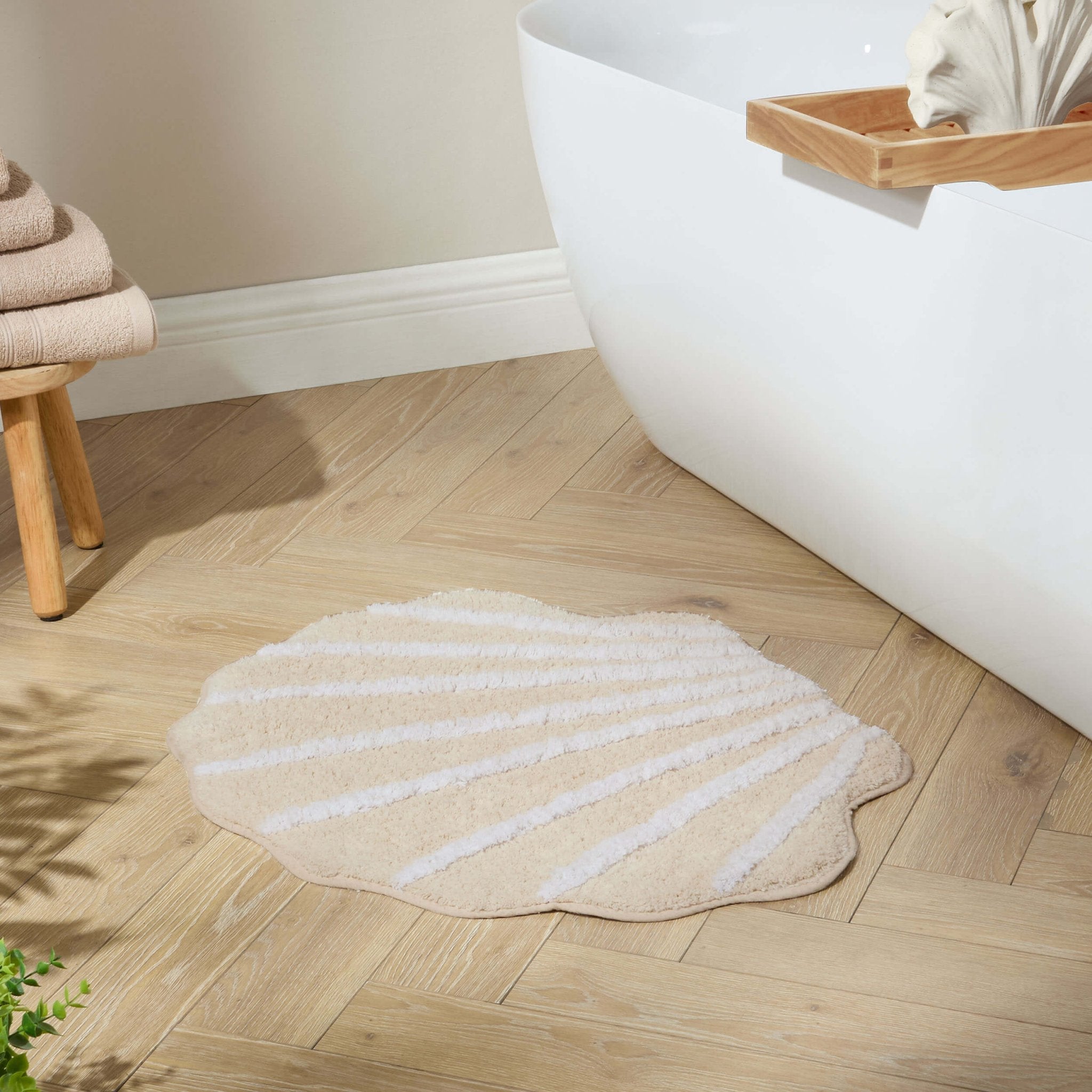 Dusklia - Shell Tufted Bath Mat  - Cream