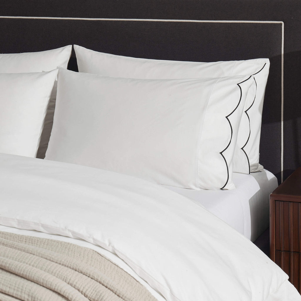 Dusklia - Simone 220 Thread Count Scallop Embroidered Edge Duvet Cover - Off White/Black