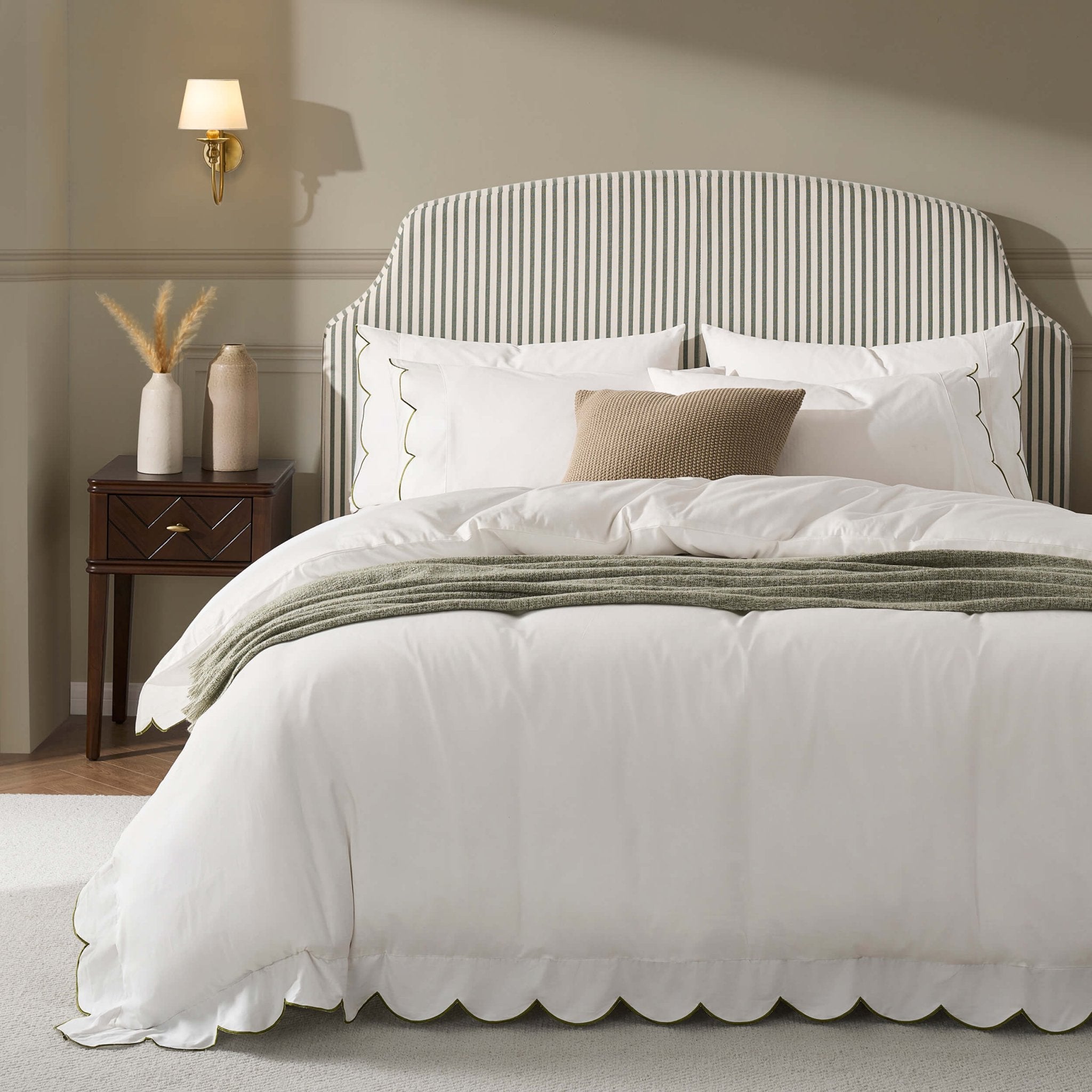Dusklia - Simone 220 Thread Count Scallop Embroidered Edge Duvet Cover - Off White/Olive