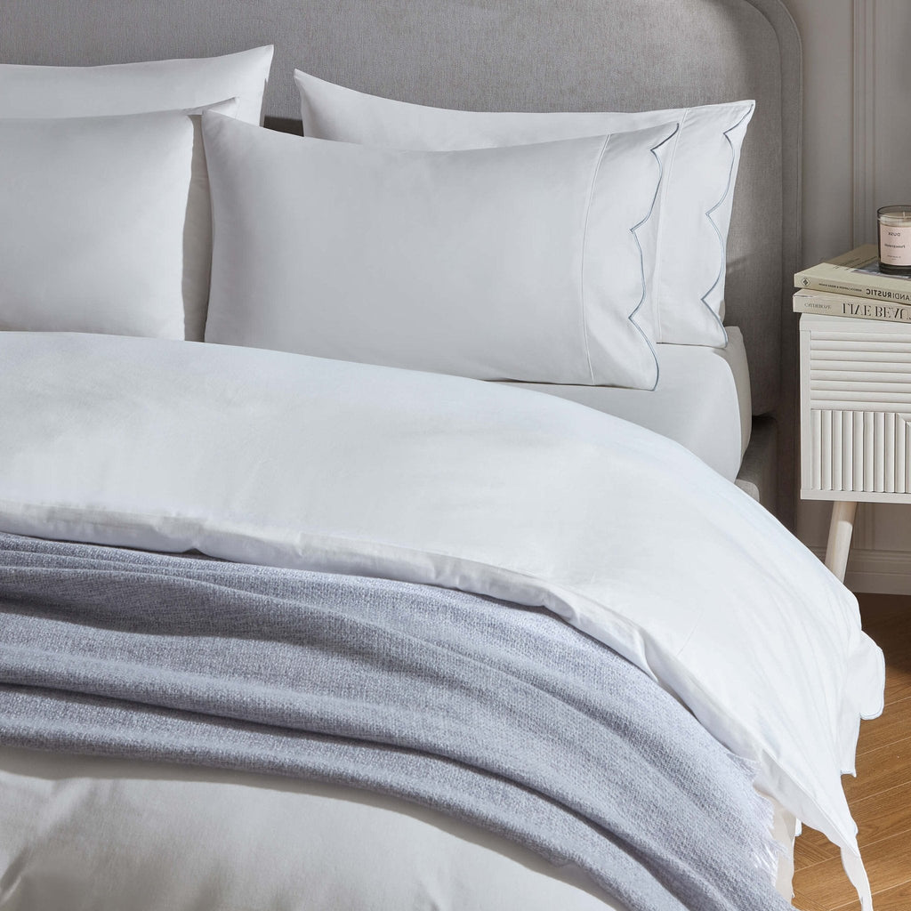 Dusklia - Simone 220 Thread Count Scallop Embroidered Edge Duvet Cover - White/Blue