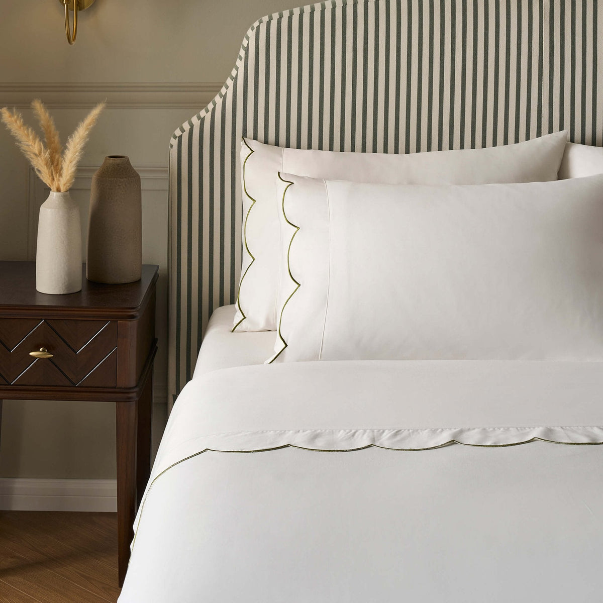 Dusklia - Simone Scallop Embroidered Edge Flat Sheet - Off White/Olive