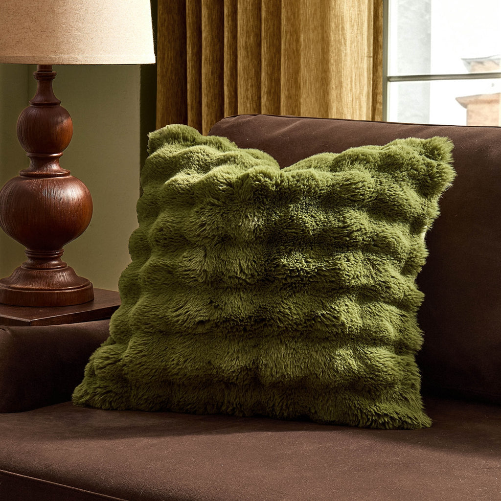Housse de coussin en fausse fourrure ultra douce à pompons - Verte