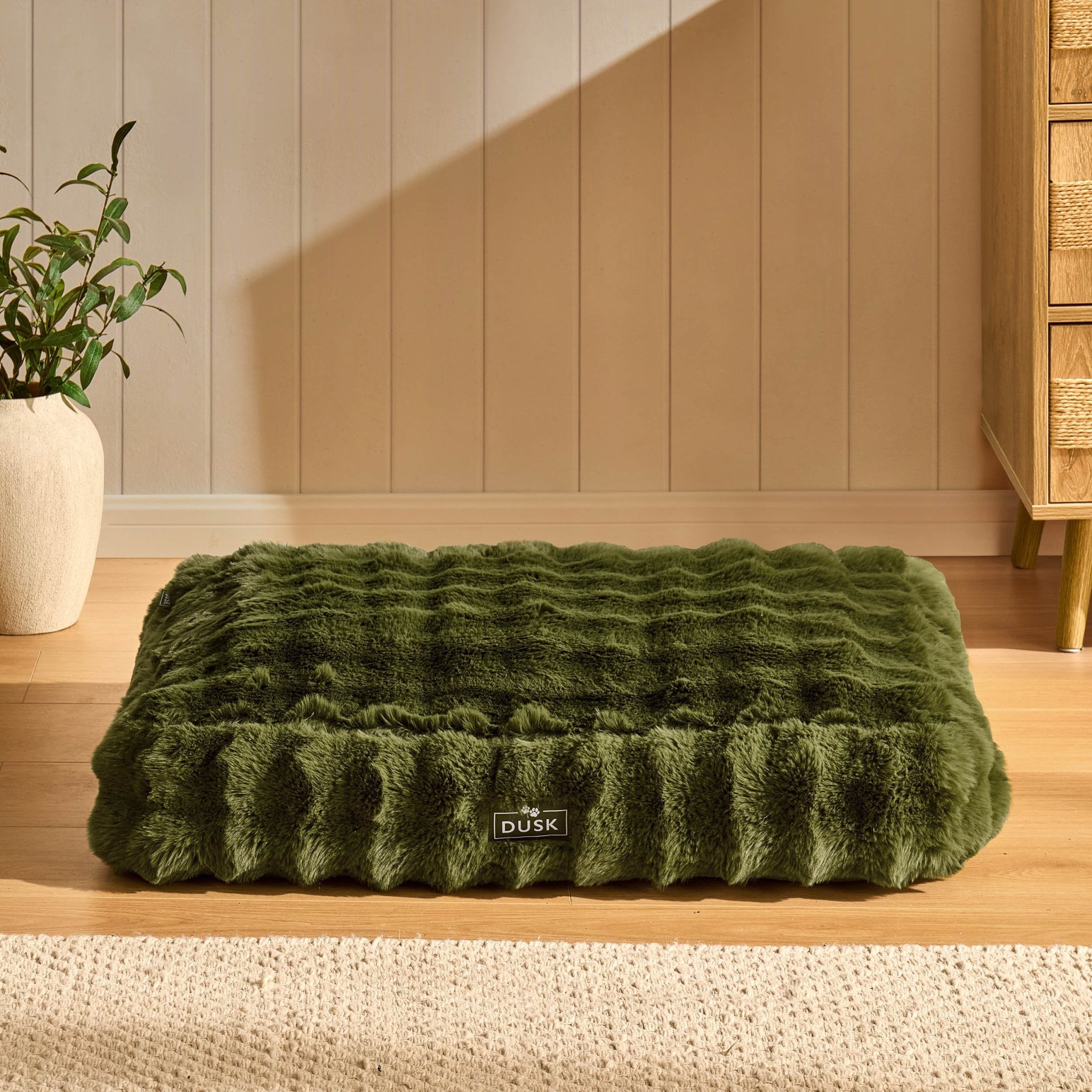 Lit pour chien en fausse fourrure super douce à boules – Vert forêt