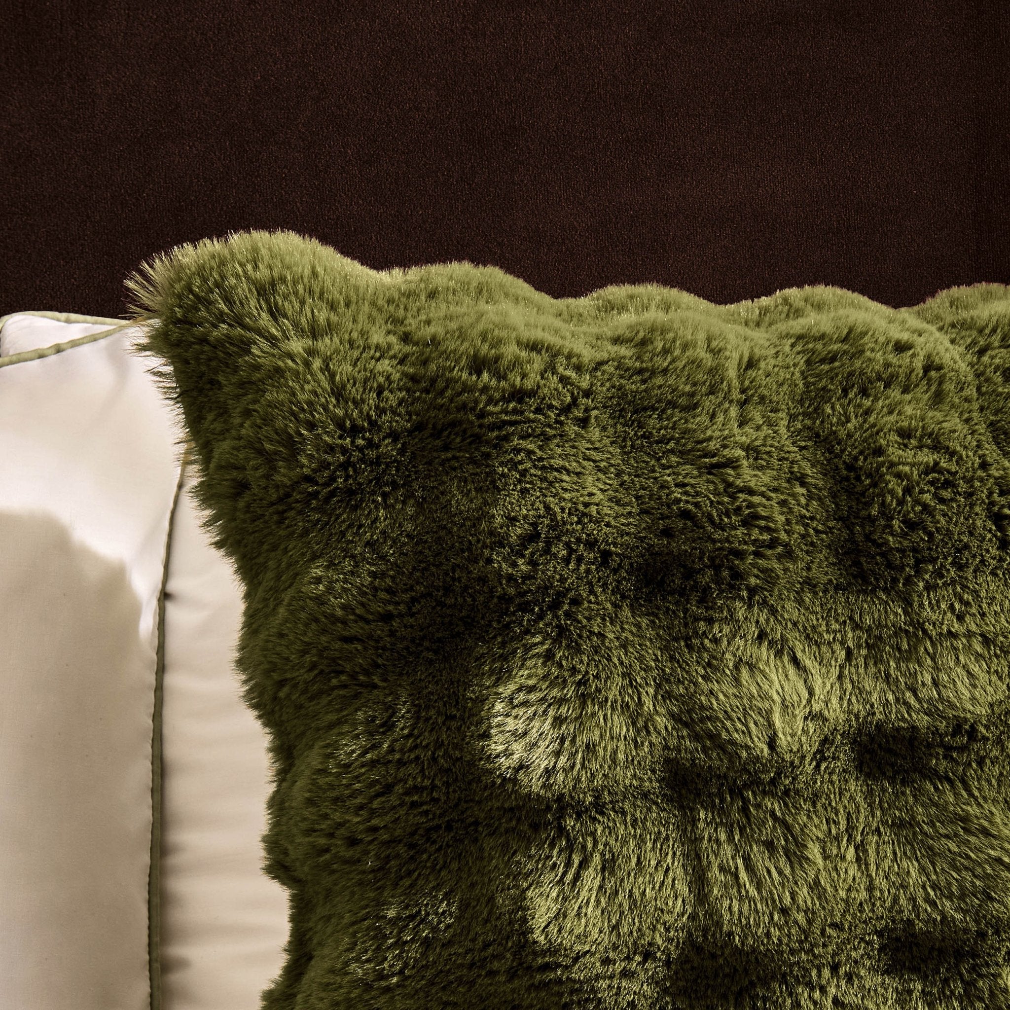 Housse de coussin de canapé en fausse fourrure à pompons très douce - Verte