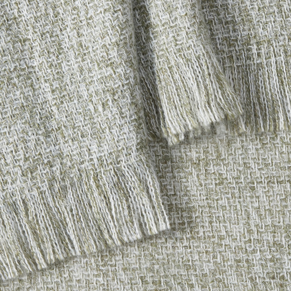 Dusklia - Super Soft Marled Tassel Throw - Dark Green