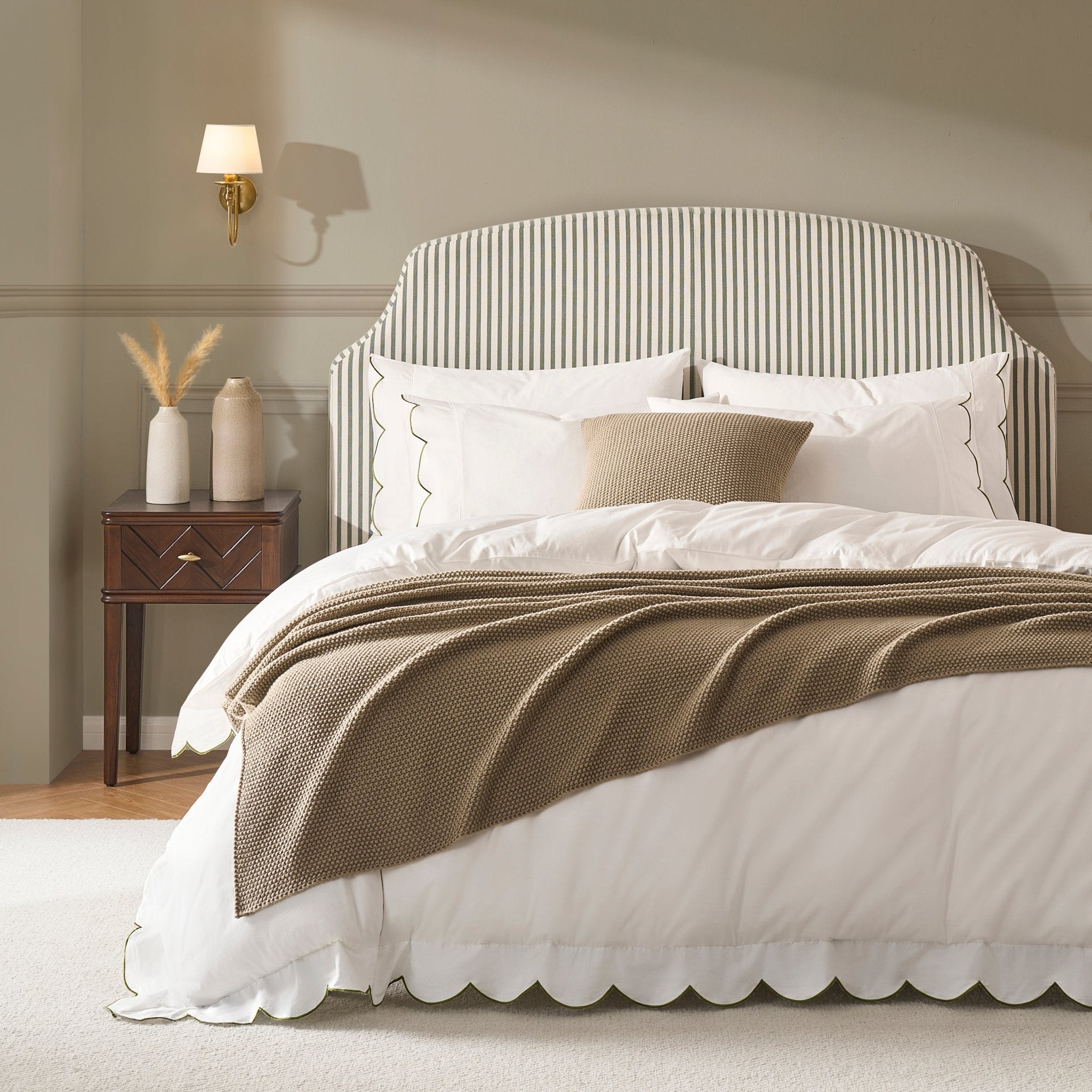 Dusklia - Simone 220 Thread Count Scallop Embroidered Edge Duvet Cover - Off White/Olive