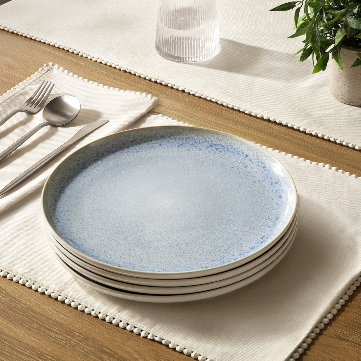 Dusklia - Sutton Stoneware Set of 4 Dinner Plates - Light Blue