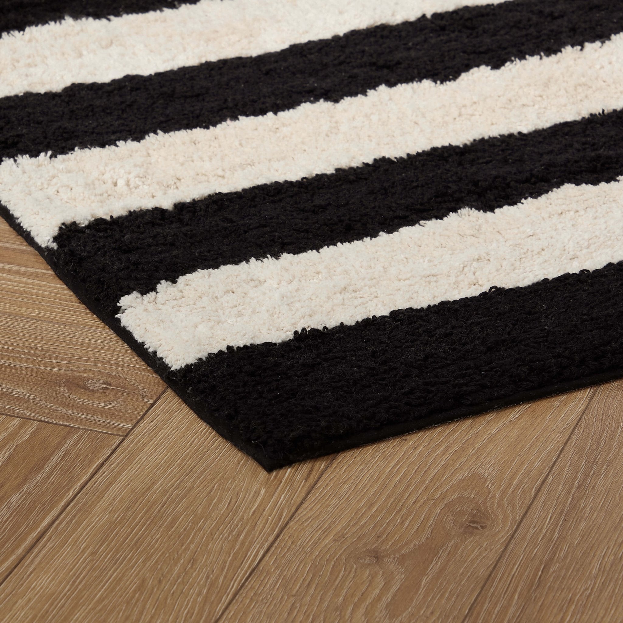 Dusklia - Symi Wide Stripe Bath Mat - Black/ White