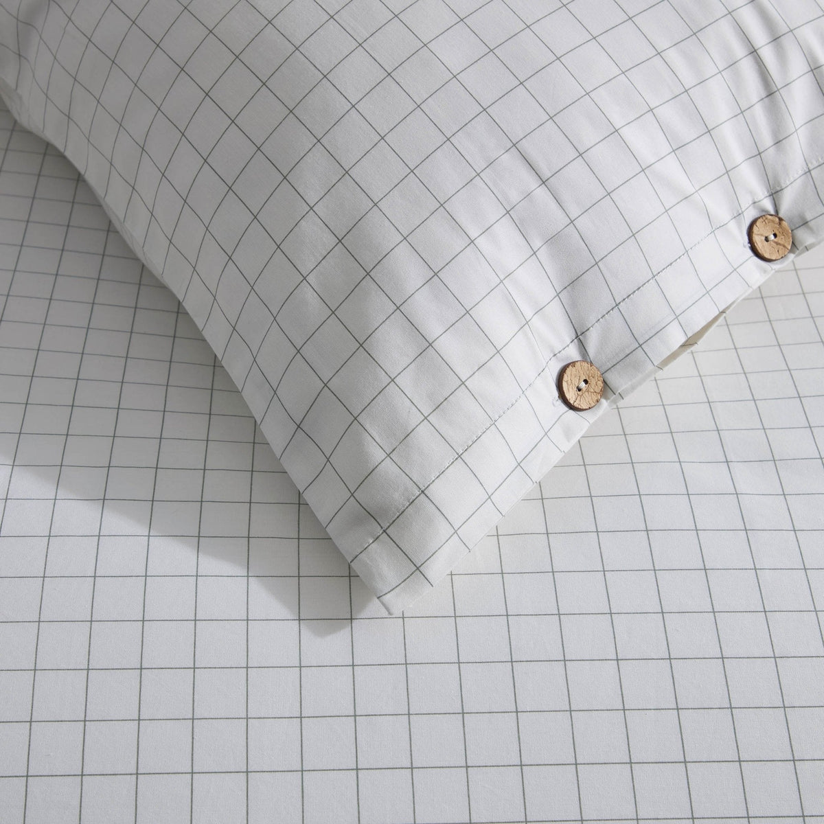 Dusklia - Thea Duvet Cover & Pillowcase Set - Off White/Black