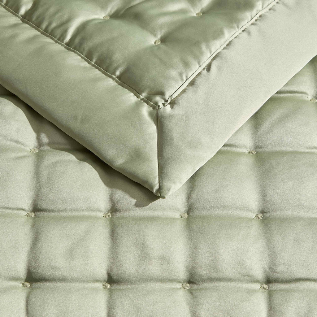 Dusklia - Vienna Quilted Satin Throw 1.5m x 2m - Sage