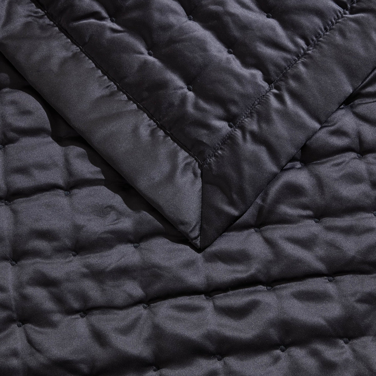 Dusklia - Vienna Quilted Satin Throw 1.5m x 2m - Black
