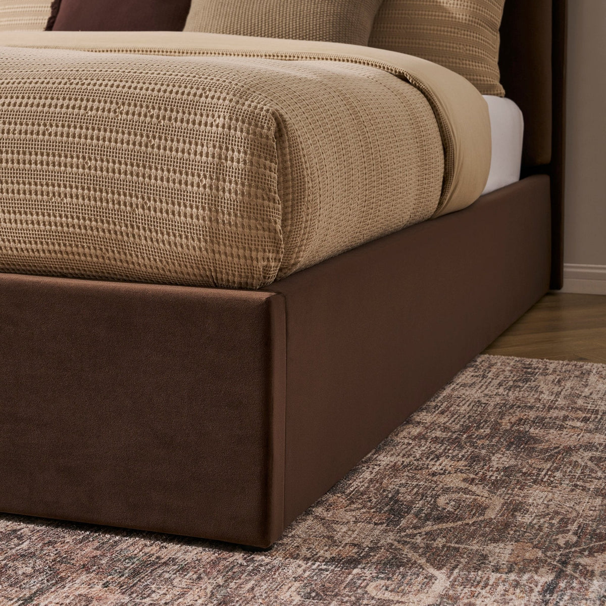 Dusklia - Wiltshire Ottoman Storage Bed - Cappuccino