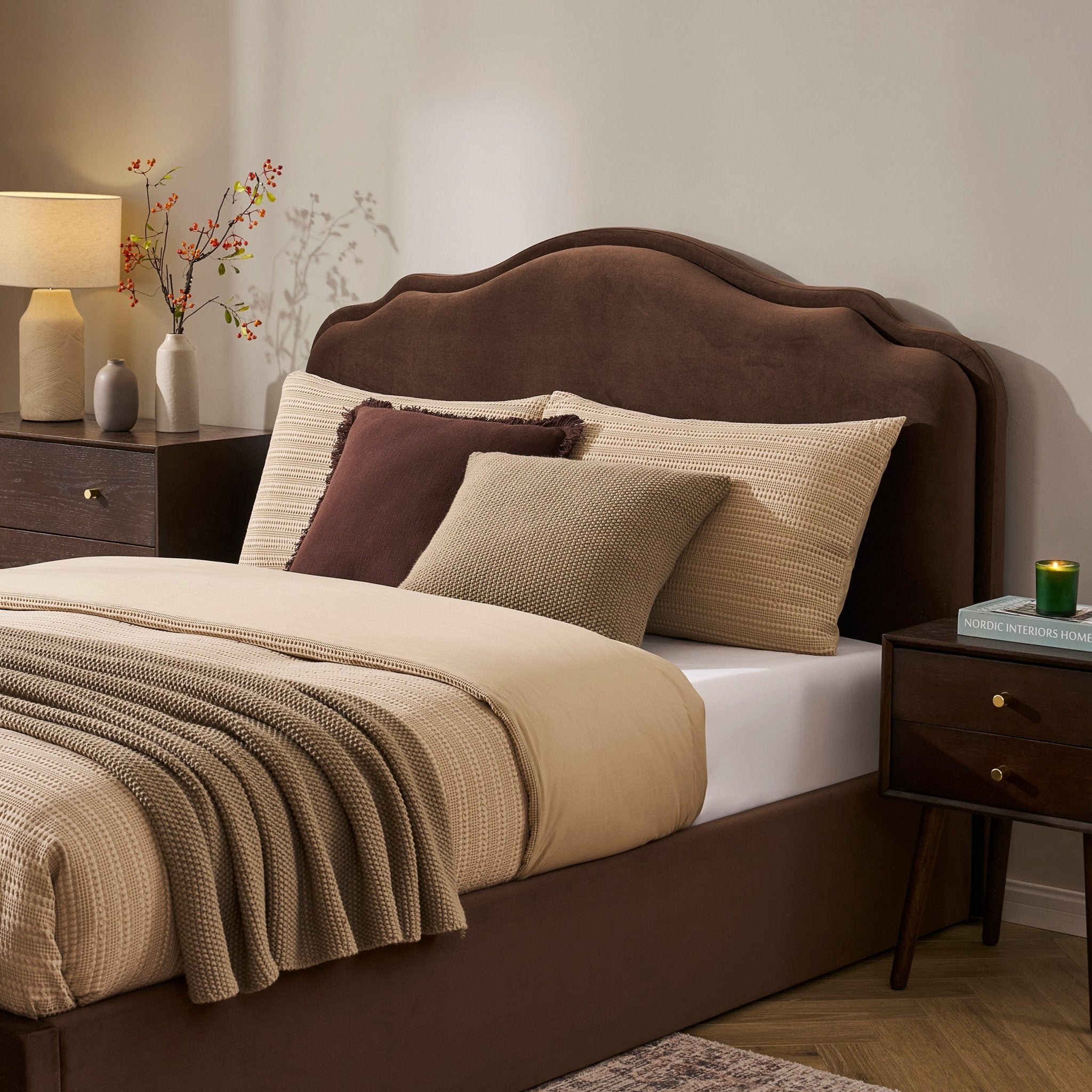 Dusklia - Wiltshire Ottoman Storage Bed - Cappuccino