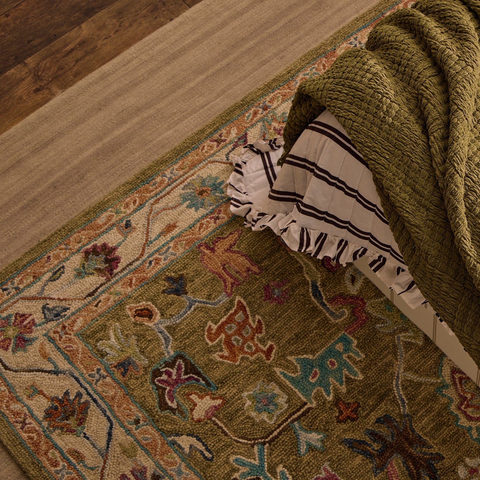Dusklia - Wool Floral Pattern Rug - Green
