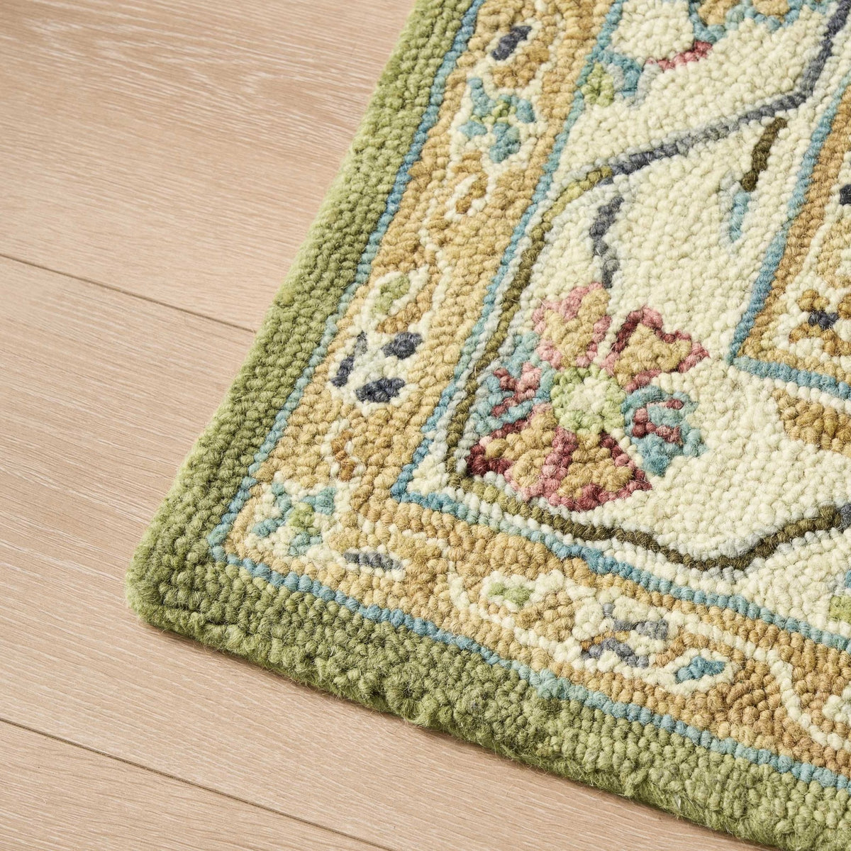 Dusklia - Wool Floral Pattern Rug - Green
